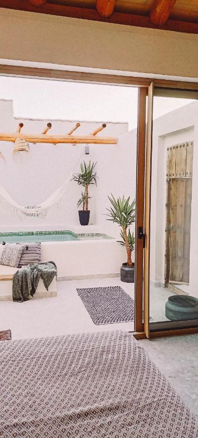 With Private Pool Apartamento *