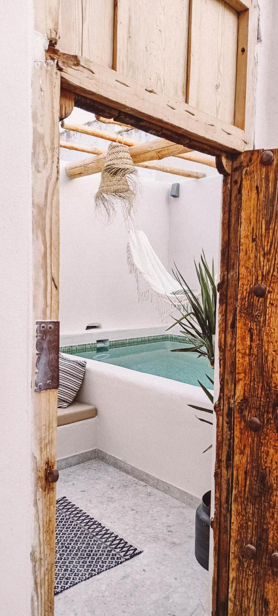 With Private Pool Apartamento